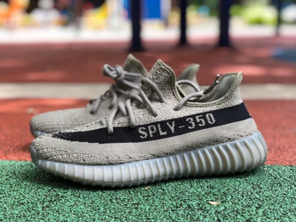 350v2 グレーブラック 純正オリジナル アディダス Yeezy 350 V2 グレーブラックココナッツ HQ2059