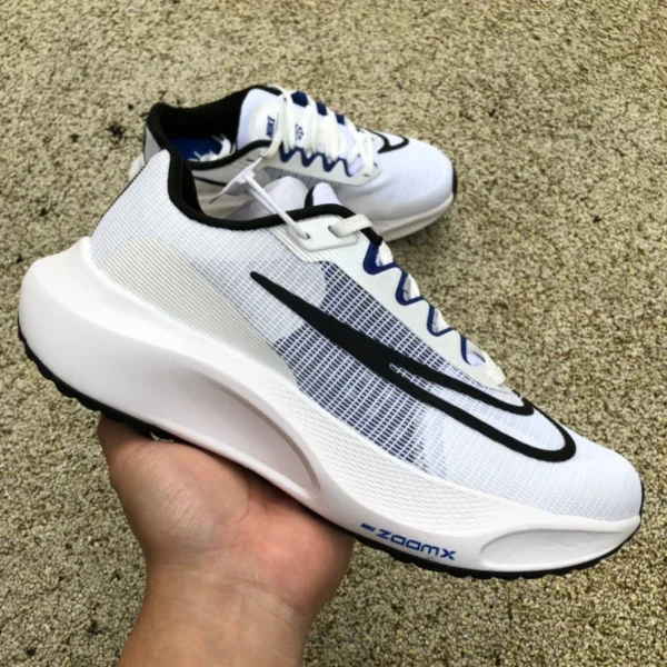 ズーム フライ5 ピュアホワイト ナイキ Zoom Fly 5 Nike クッショニング カーボンプレート マラソン 男女兼用 ランニング DM8968-100