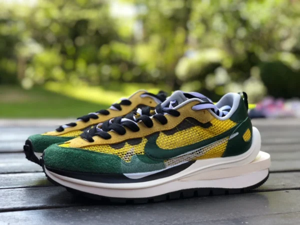 Sacai3.0 イエローグリーン ピュアオリジナル Nike Vaporwaffle x Sacai 連名イエローグリーン ランニングシューズ CV1363-700