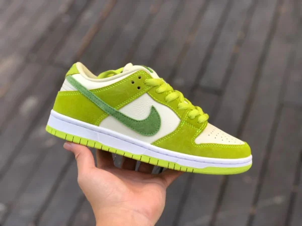 ダンク グリーンアップル ロー ピュアオリジナル ナイキ SB Dunk Low ホワイト グリーン グリーンアップル レトロ カジュアル スニーカー DM0807-300