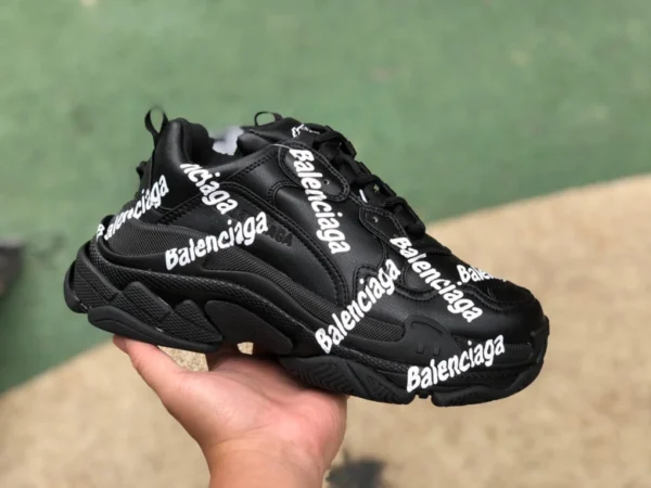 パリTRIPLE S ワードマーク ブラック BALENCIAGA バレンシアガ 22冬新作 TRIPLE S ワードマーク ダッドシューズ