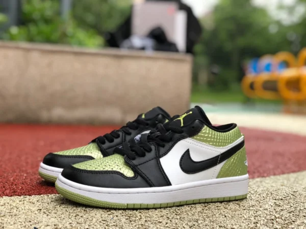 AJ1 グリーン スネーク スネーク柄 ロー エア ジョーダン 1 ロー "Vivid Green Snakeskin" ロートップ グリーン スネーク柄 スネーク柄 白黒 グリーン スネーク DX4446-301