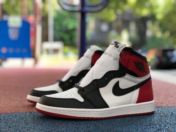 AJ1 ブラック トゥ 純正 オリジナル エア ジョーダン 1 OG Black Toe ブラック トゥ 555088-575441-125