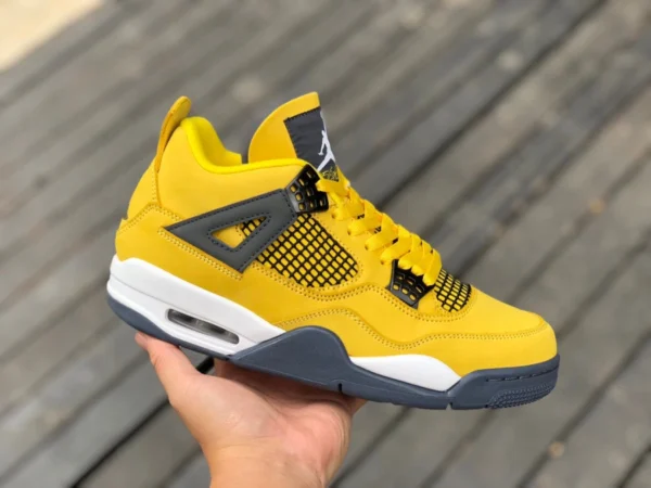 AJ4 Dianmu エア ジョーダン 4 レトロ AJ4 Qiao 4 黒と黄色の Dianmu 2021 再刻印 CT8527-700