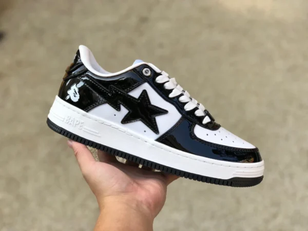 エイプマン白黒パテントレザー新バージョンBAPE STA SK8新しいスニーカースターカジュアルシューズエイプマンロートップスポーツシューズ