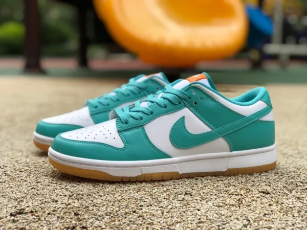 ダンク ティール Nike Dunk Low ティール ティファニー 白と緑のロートップ スニーカー DV2190-100