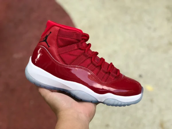 AJ11 ビッグ レッド ハイトップ エア ジョーダン 11 AJ11 ホワイト レッド ビッグ レッド ハイトップ バスケットボール シューズ 378037-623