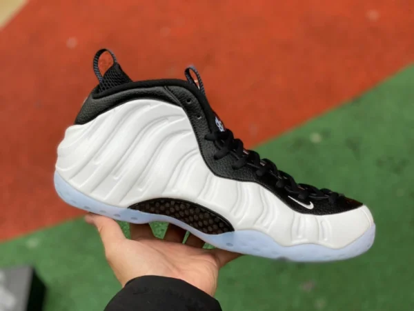 黒白スプレーNike Foamposite One 黒白スプレー レトロ カジュアル フォーム スニーカー DV0815-100