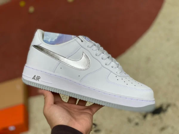 AF1 シルバー ロー ピュアオリジナル ナイキ エア フォース 1 ロー AF1 メンズ エア フォース 1 スニーカー シルバー DZ6755-100