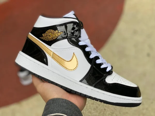 aj1ミッド ブラックとホワイト ゴールド エア ジョーダン 1 ミッド ミッドトップ スモール ブラック ゴールド スポーツおよびカジュアル シューズ 852542-007