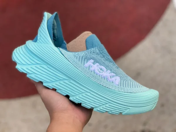 ホカ ワン スリップ ティファニー HOKA ONE ONE リストア TC 快適で多用途なロートップ ランニング シューズ