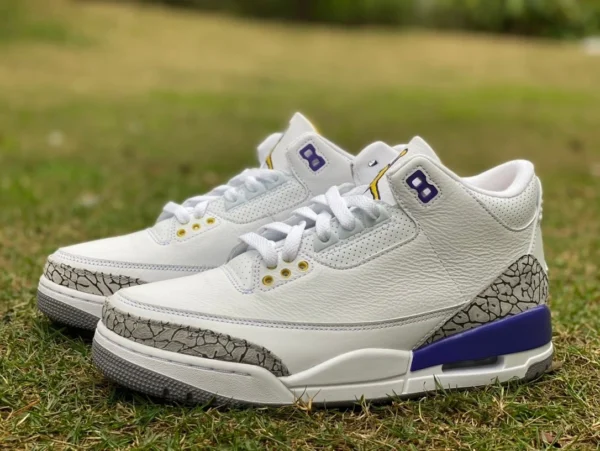 AJ3 ホワイト グレー パープル レイカーズ T1 純正 オリジナル エア ジョーダン 3 AJ3 ホワイト グレー パープル レイカーズ パープル ゴールド バーストパターン レトロ ミッドトップ 869802-907