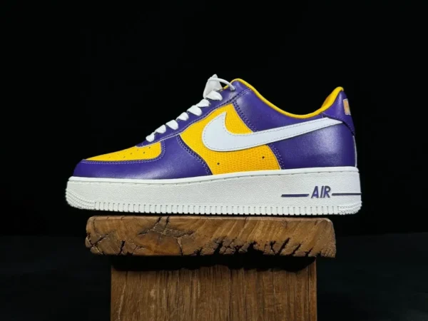 エア フォースAF1 パープル ゴールド レイカーズ 純正 オリジナル ナイキ AIR フォース 1 ロー エア フォース 1 パープル ゴールド レイカーズ FJ1408-500