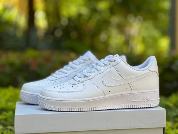 エアフォースAF1 ピュアホワイト ピュアオリジナル Nike Air Force1 AF1 エア フォース ワン ロートップ カジュアル スニーカー CW2288-111