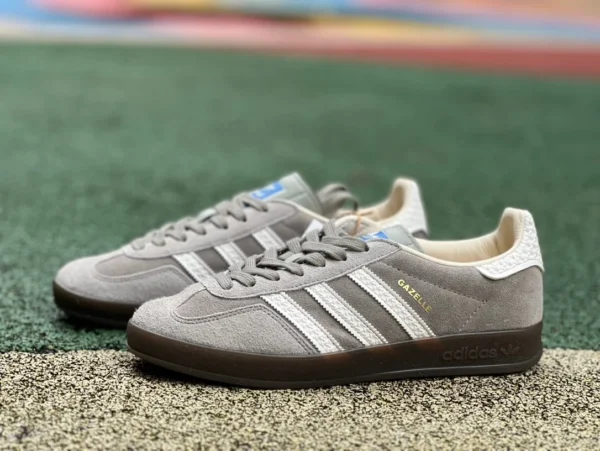 アディダス クールグレーS2 ピュアオリジナル adidas Originals Gazelle Indoor グレーと白 スニーカー IF1807