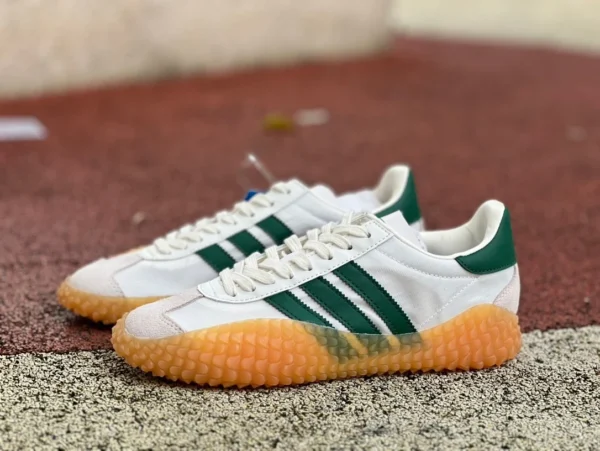 アディダス ランニング シューズ 白と緑のラバーadidas クローバー カントリー x カマンダ メンズ クラシック シューズ G26797